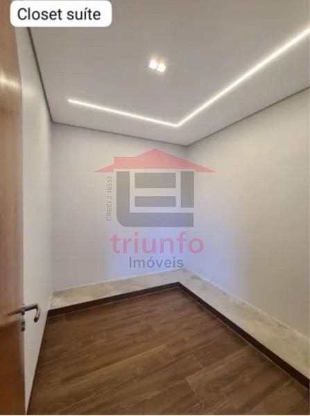 Casa à venda com 3 quartos, 261m² - Foto 5