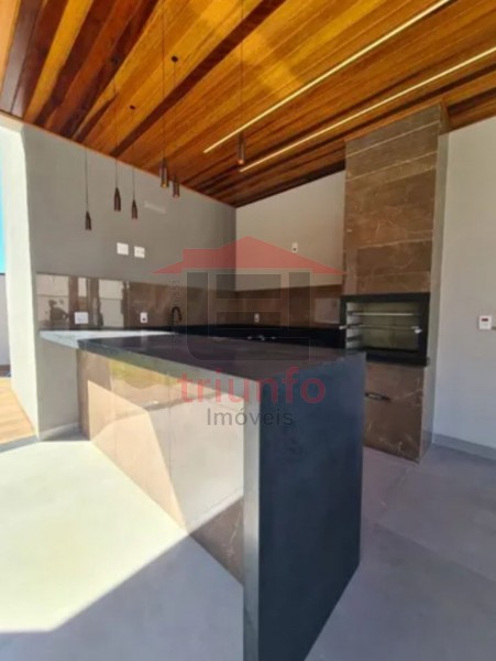 Casa à venda com 3 quartos, 261m² - Foto 14