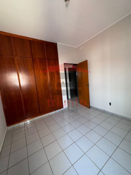 Apartamento para alugar com 3 quartos, 90m² - Foto 12