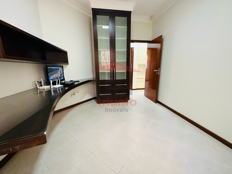 Casa à venda com 5 quartos, 324m² - Foto 21