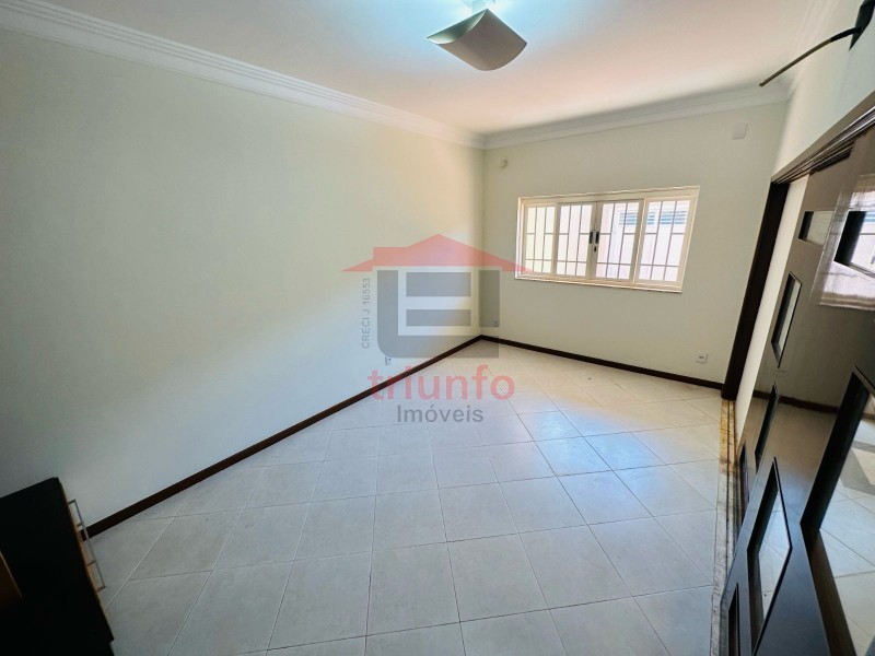 Casa à venda com 5 quartos, 324m² - Foto 20