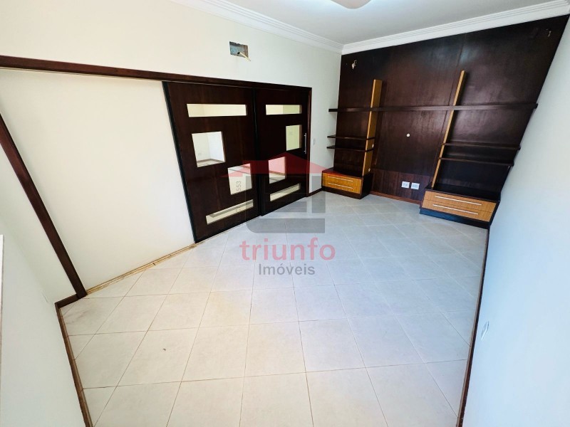 Casa à venda com 5 quartos, 324m² - Foto 22