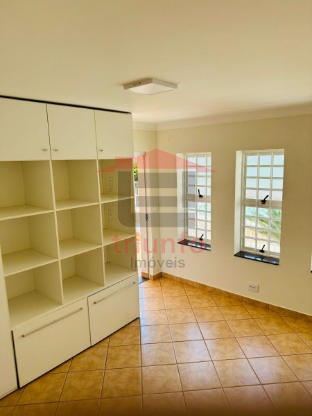 Casa à venda com 5 quartos, 324m² - Foto 11