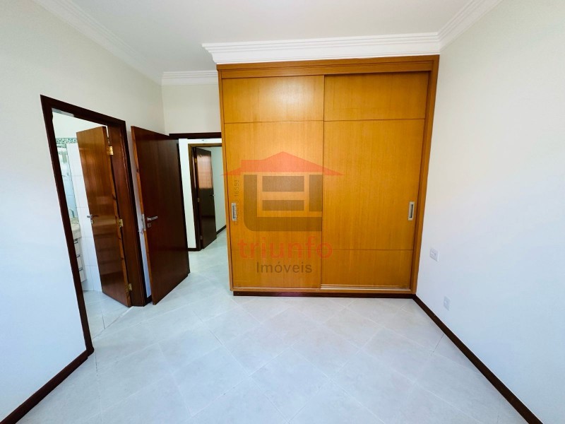 Casa à venda com 5 quartos, 324m² - Foto 29