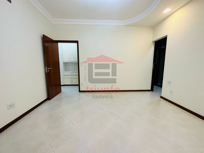 Casa à venda com 5 quartos, 324m² - Foto 19