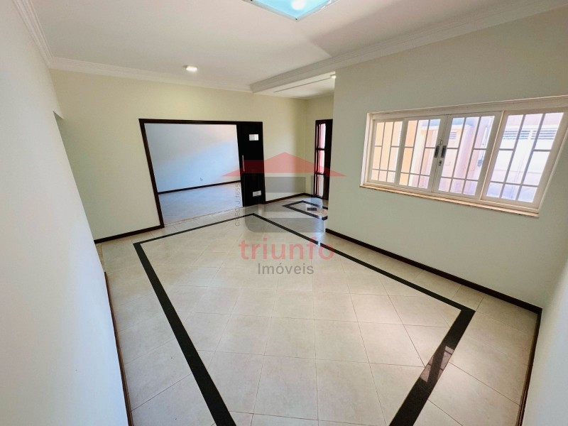 Casa à venda com 5 quartos, 324m² - Foto 23