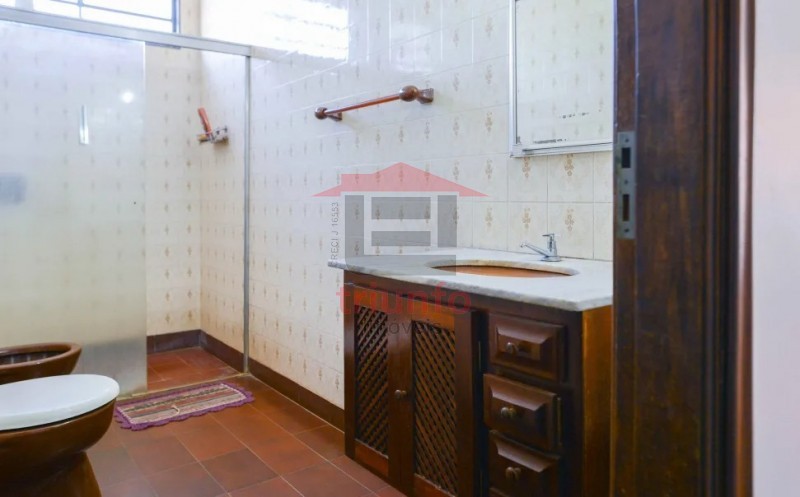 Casa à venda com 4 quartos, 250m² - Foto 12