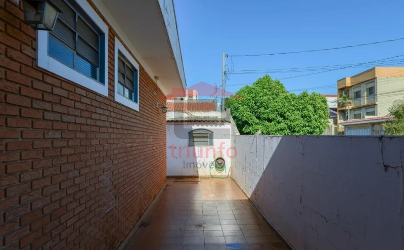 Casa à venda com 4 quartos, 250m² - Foto 14