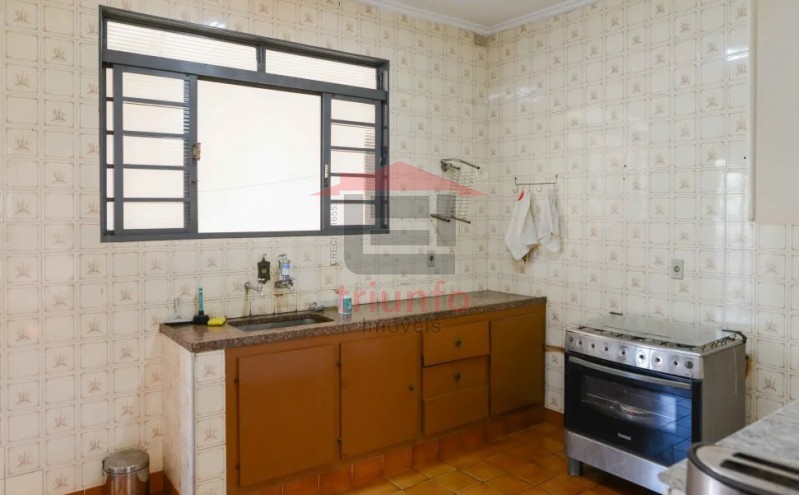 Casa à venda com 4 quartos, 250m² - Foto 6