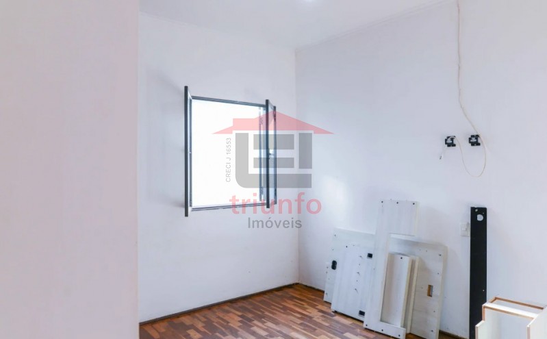 Casa à venda com 4 quartos, 250m² - Foto 10