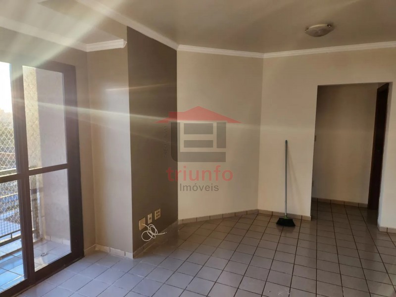 Apartamento à venda com 3 quartos, 94m² - Foto 4