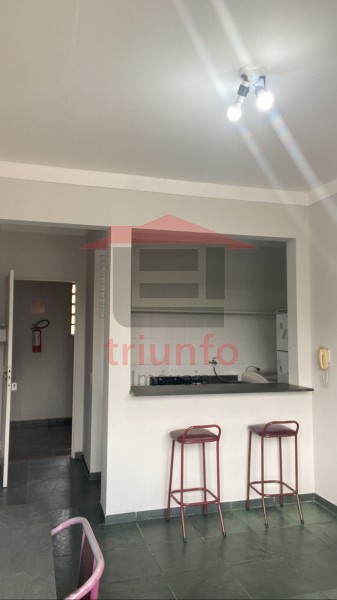 Apartamento à venda com 1 quarto, 36m² - Foto 2